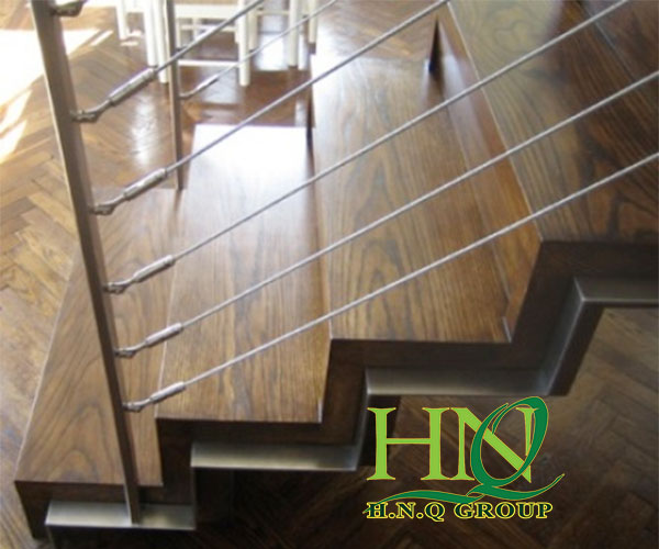 Lõi của dây cáp bọc nhựa được làm từ nguyên liệu gì?